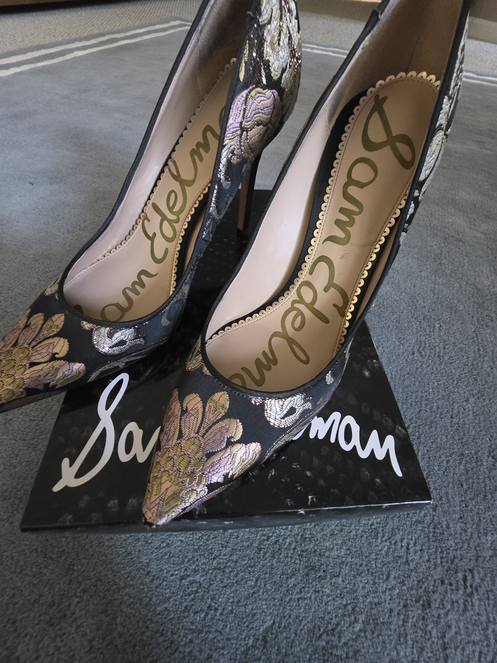 Sam Edelman Hazel Black Floral Jacquard Pointed-Toe Pumps - Black/Multi - Picture 3 of 9